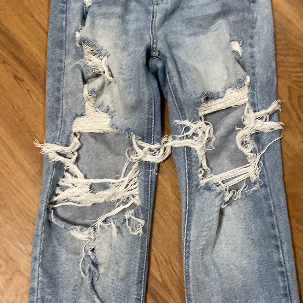 Distressed Cello Capri’s - image 3